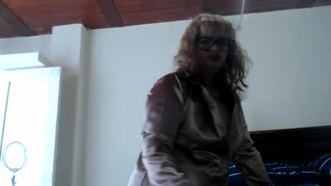 Snapshot of evelynsmithcol chatting on July 26, 3:52 pm Evelyn Smith online show from July 26, 3:52 pm