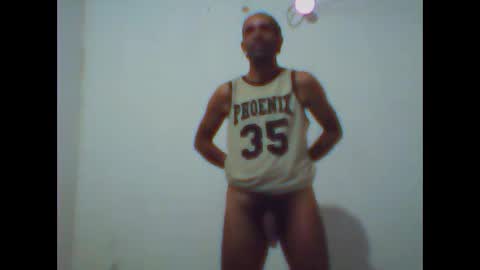 Snapshot of everaldosantos chatting on March 26, 2:17 am everaldosantos online show from March 26, 2:17 am