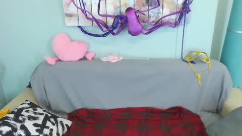 Everly online show from December 5, 4:09 am