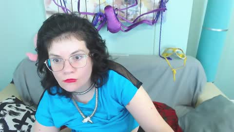 Everly online show from December 5, 7:38 am
