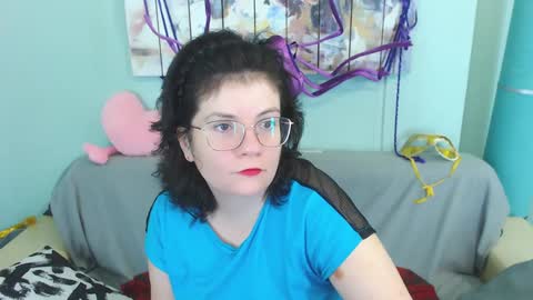 Everly online show from December 6, 4:58 am