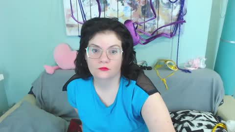 Everly online show from December 10, 12:27 pm