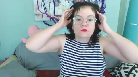 Everly online show from December 15, 3:02 am
