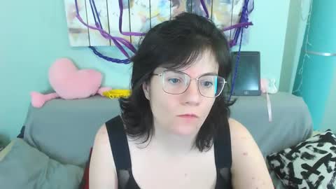 Everly online show from December 17, 4:53 pm