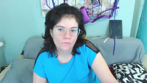 Everly online show from December 27, 6:42 pm