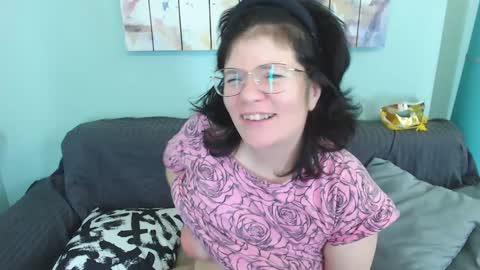 Everly online show from January 12, 2:19 pm