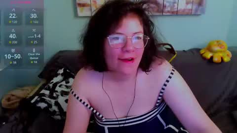 Everly online show from June 21, 5:04 pm