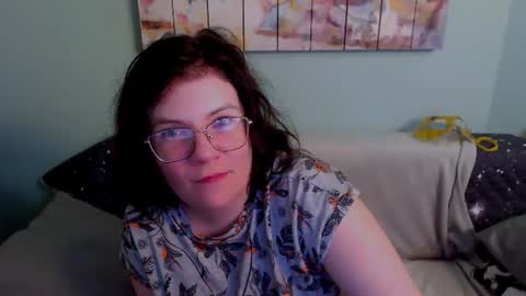 Everly online show from July 5, 9:00 pm