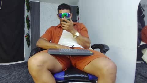 luis online show from February 14, 4:09 am