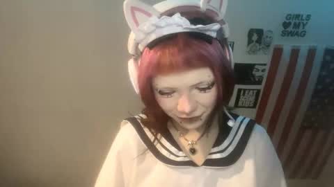 Snapshot of evettezirin chatting on December 3, 12:14 pm Sky online show from December 3, 12:14 pm