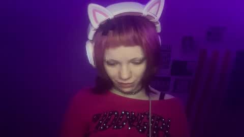 Snapshot of evettezirin chatting on December 4, 12:47 pm Sky online show from December 4, 12:47 pm