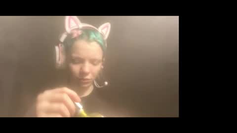 Snapshot of evettezirin chatting on December 15, 5:17 pm Sky online show from December 15, 5:17 pm