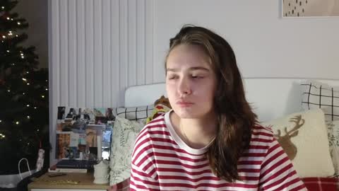 Snapshot of evi_woow chatting on December 29, 7:32 pm evi_woow online show from December 29, 7:32 pm