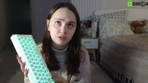 Snapshot of evi_woow chatting on February 21, 9:32 pm evi_woow online show from February 21, 9:32 pm
