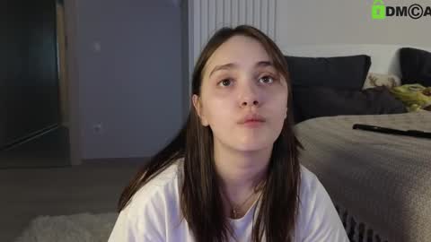 Snapshot of evi_woow chatting on February 26, 9:27 pm evi_woow online show from February 26, 9:27 pm