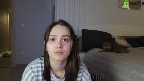 Snapshot of evi_woow chatting on March 4, 11:43 pm evi_woow online show from March 4, 11:43 pm