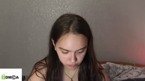 evi_woow online show from July 4, 9:10 pm