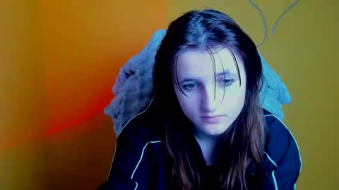 Snapshot of evie_leee chatting on November 11, 12:16 pm Evie online show from November 11, 12:16 pm