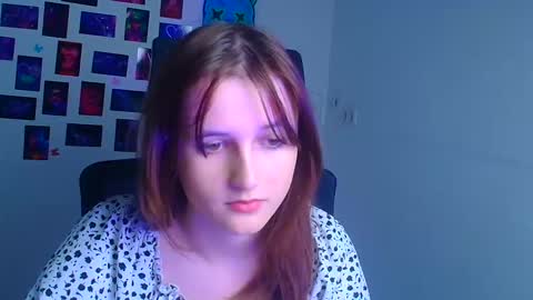 Snapshot of evie_leee chatting on November 26, 11:06 pm Evie online show from November 26, 11:06 pm