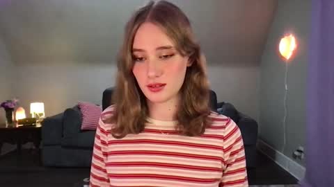 Snapshot of eviecam chatting on December 23, 3:29 am Evie3 online show from December 23, 3:29 am