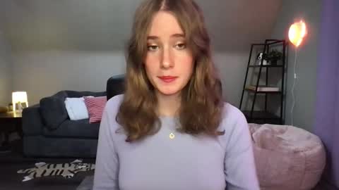 Snapshot of eviecam chatting on February 1, 12:18 am Evie3 online show from February 1, 12:18 am