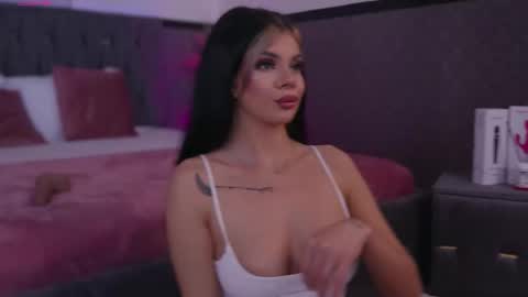 Snapshot of evieebliss chatting on March 26, 9:15 am EvieeBliss online show from March 26, 9:15 am