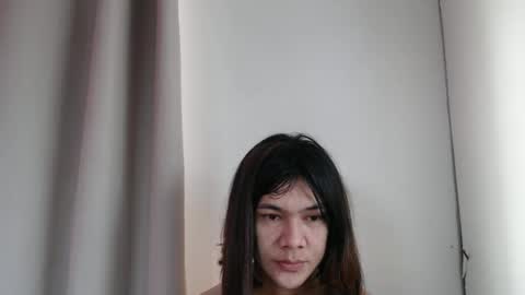 Snapshot of evielyn23 chatting on June 3, 9:53 pm evielyn23 online show from June 3, 9:53 pm