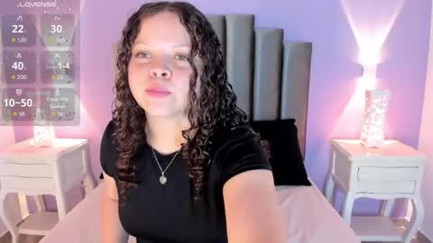 Snapshot of evierouse_ chatting on May 22, 7:41 pm evierouse_ online show from May 22, 7:41 pm