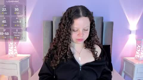 Snapshot of evierouse_ chatting on May 29, 8:07 pm evierouse_ online show from May 29, 8:07 pm