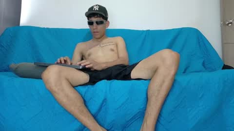 evil_boss1 online show from June 17, 4:41 pm