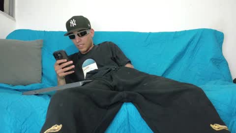 evil_boss1 online show from June 27, 8:08 am