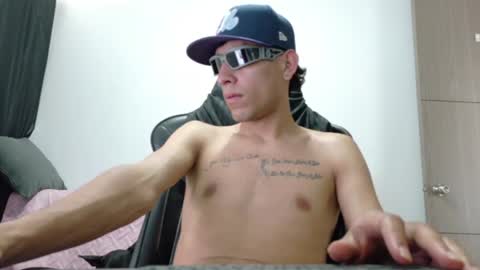 evil_boss1 online show from July 11, 4:32 pm