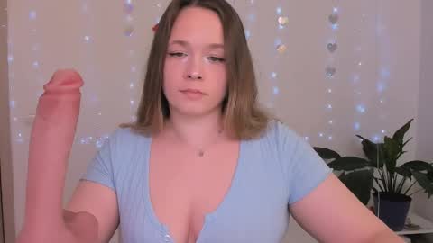Snapshot of evilla_brill chatting on April 15, 8:21 am evilla_brill online show from April 15, 8:21 am