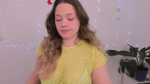 Snapshot of evilla_brill chatting on April 23, 9:08 am evilla_brill online show from April 23, 9:08 am