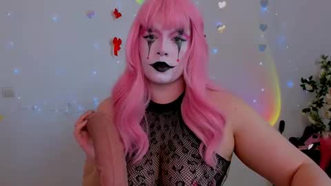 Snapshot of evilla_brill chatting on May 24, 8:52 am evilla_brill online show from May 24, 8:52 am