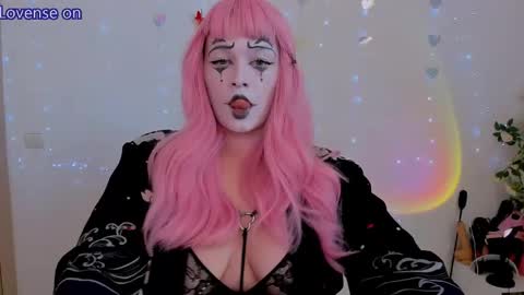 Snapshot of evilla_brill chatting on May 25, 10:10 am evilla_brill online show from May 25, 10:10 am