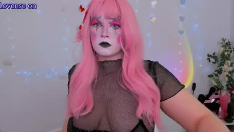 Snapshot of evilla_brill chatting on May 28, 8:55 am evilla_brill online show from May 28, 8:55 am