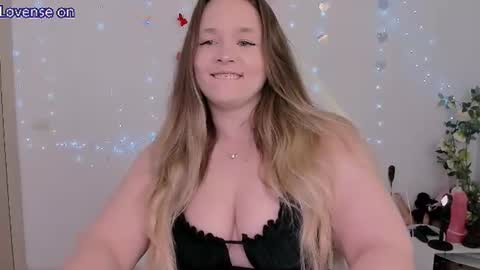 Snapshot of evilla_brill chatting on June 13, 10:24 am evilla_brill online show from June 13, 10:24 am