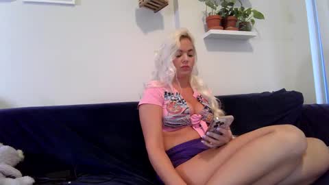 Badblondebunny online show from September 28, 10:48 pm
