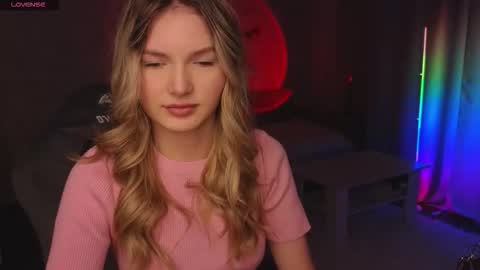 Evelyn online show from November 22, 11:42 am