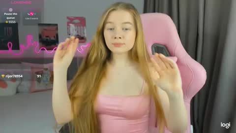 Snapshot of evixie chatting on February 19, 3:57 am Eva online show from February 19, 3:57 am