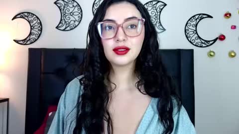 Snapshot of evoletmk chatting on December 4, 6:49 pm Evolet online show from December 4, 6:49 pm