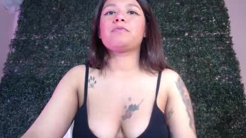 Snapshot of evybubbles_ chatting on February 27, 6:41 pm Im Evy online show from February 27, 6:41 pm