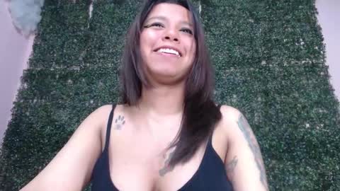 Snapshot of evybubbles_ chatting on March 10, 5:07 pm Im Evy online show from March 10, 5:07 pm