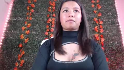 Snapshot of evybubbles_ chatting on March 19, 4:33 pm Im Evy online show from March 19, 4:33 pm