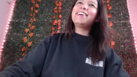 Snapshot of evybubbles_ chatting on March 24, 4:23 pm Im Evy online show from March 24, 4:23 pm