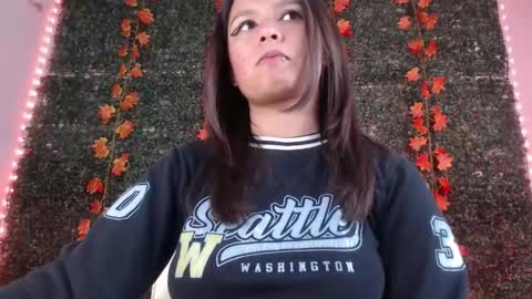 Snapshot of evybubbles_ chatting on March 25, 4:24 pm Im Evy online show from March 25, 4:24 pm