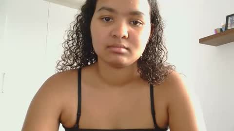 Snapshot of exclusivecourtney chatting on December 1, 6:18 am courtney online show from December 1, 6:18 am