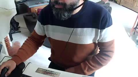 Snapshot of exibdevil chatting on February 17, 11:44 am Gio online show from February 17, 11:44 am