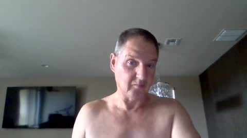 Snapshot of exobition chatting on July 4, 8:04 pm Exobition online show from July 4, 8:04 pm